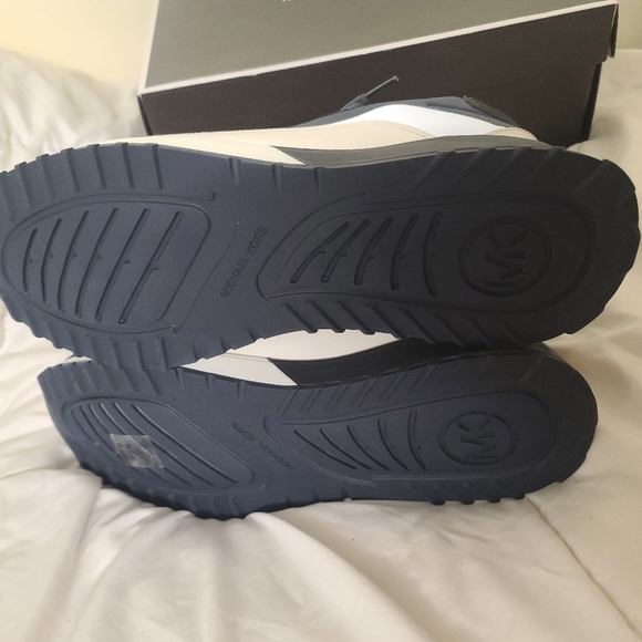 Michael Kors THEO SPORT TRAINER - Picture 4 of 9